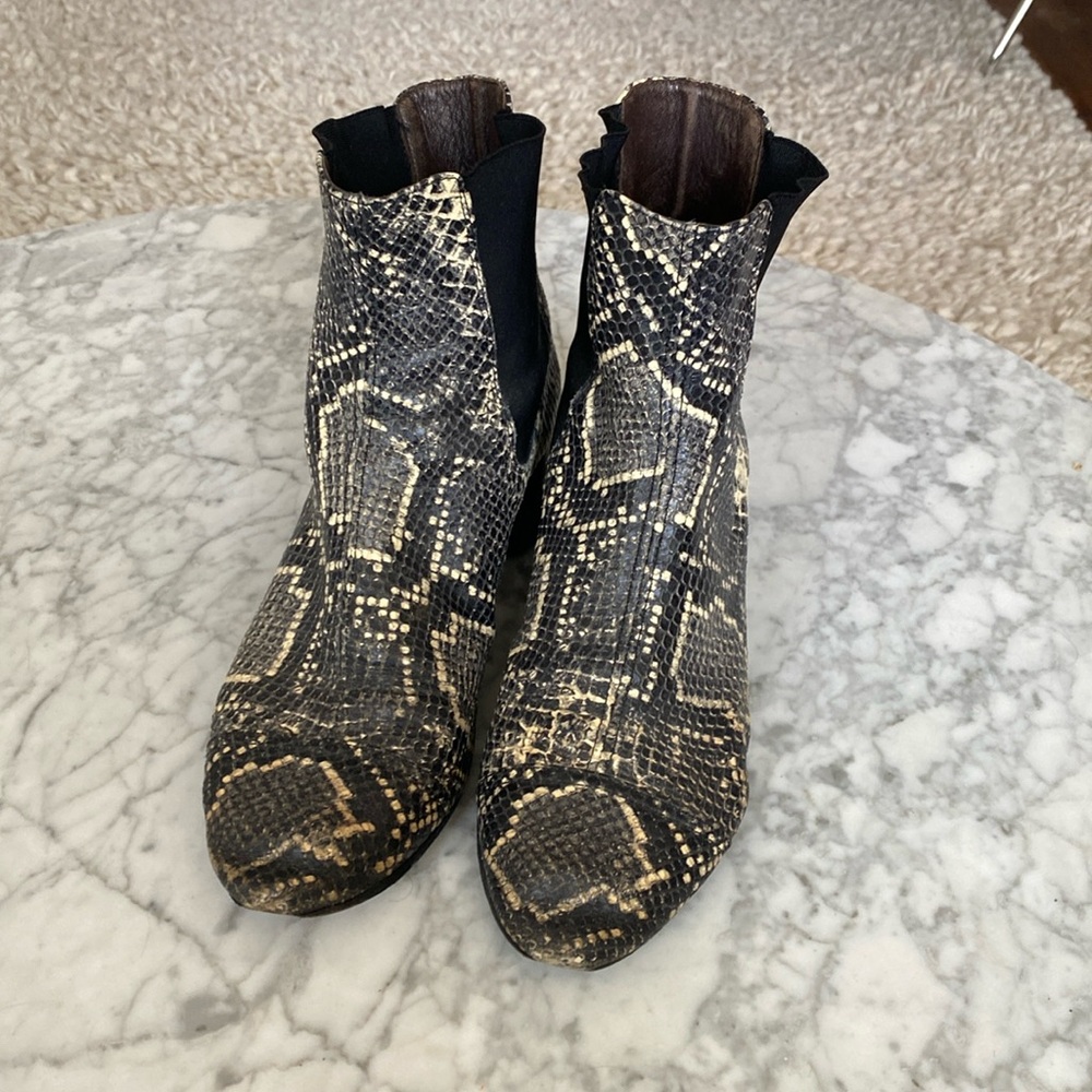 Isabel Marant Snakeskin Ankle Chelsea Boots size 10 / 41